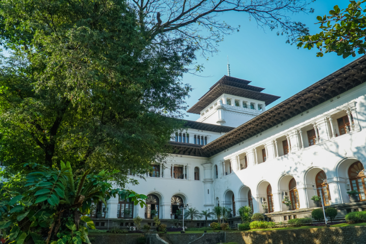 Hubungi Kami  Tour & Travel Bandung